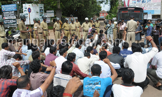 Hindu Jagarana Vedike Protest